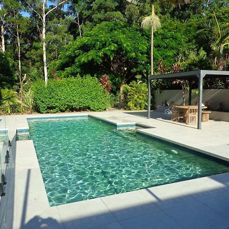Noosa Buoys Hotel Tinbeerwah Bagian luar foto