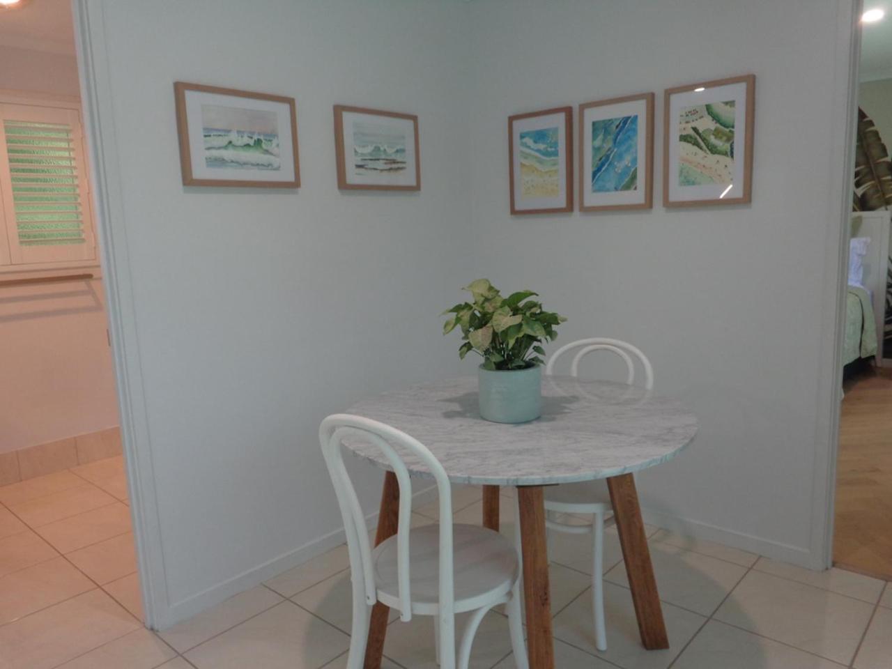 Noosa Buoys Hotel Tinbeerwah Bagian luar foto